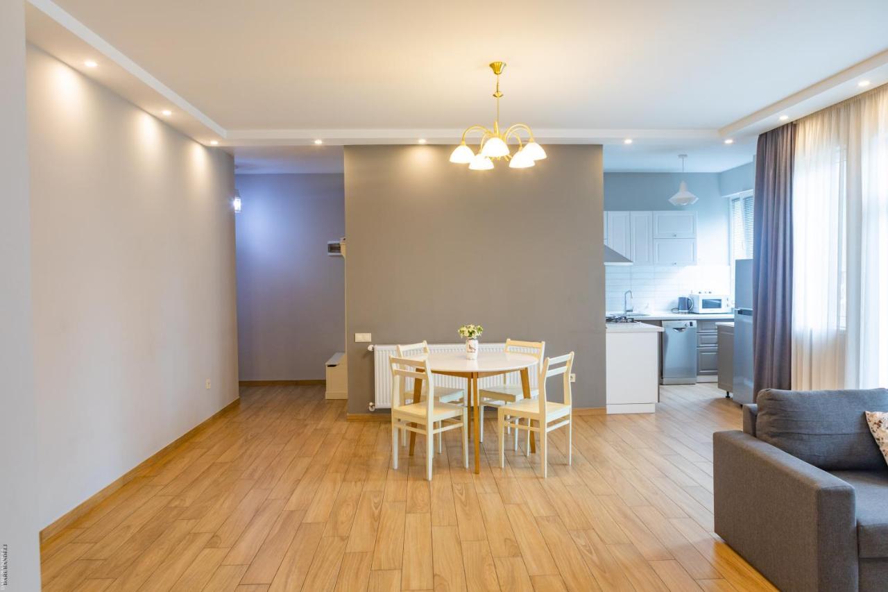 Apartment By The Sheraton Μπατούμι Εξωτερικό φωτογραφία
